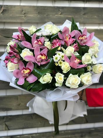 Букет цветов из: Розы и Хризантемы в Никольске Вологодской области
